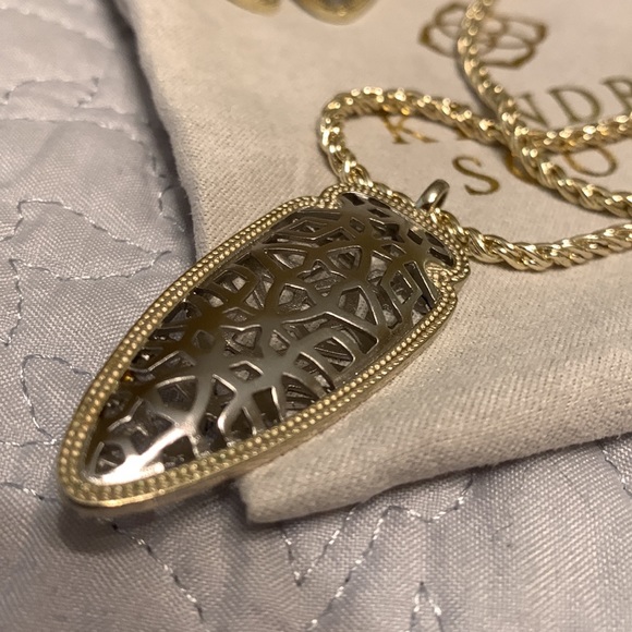 Kendra Scott earring and necklace set - Picture 4 of 6